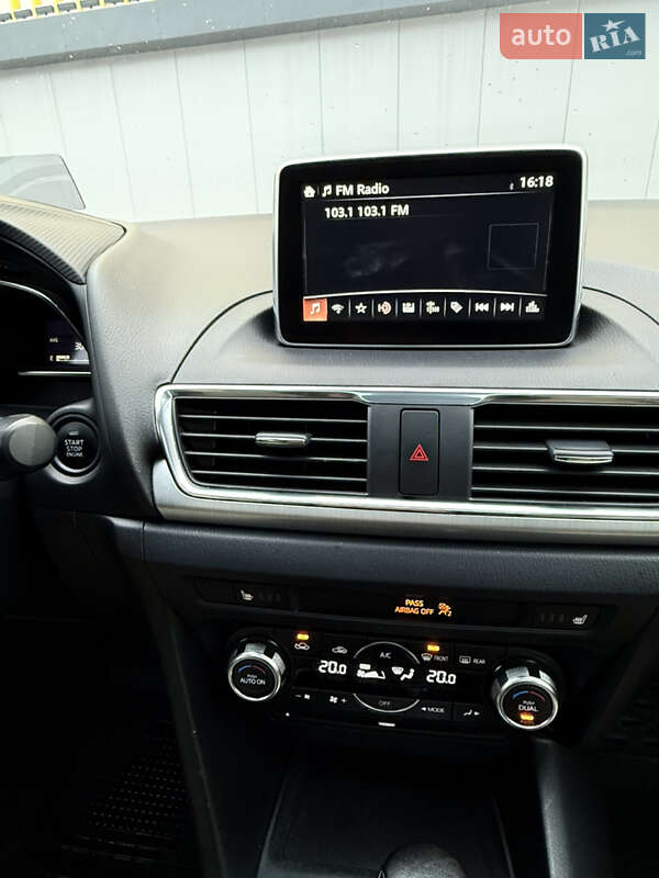 Хэтчбек Mazda 3 2015 в Киеве