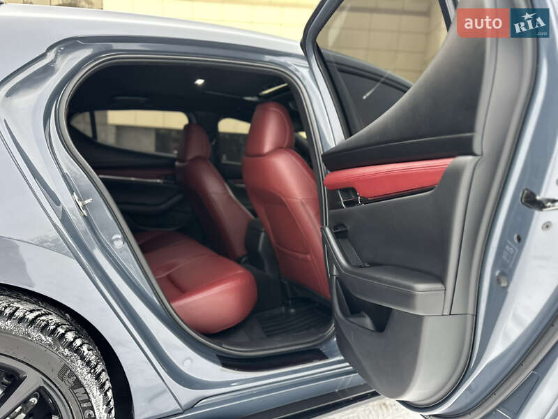 Хетчбек Mazda 3 2020 в Запоріжжі