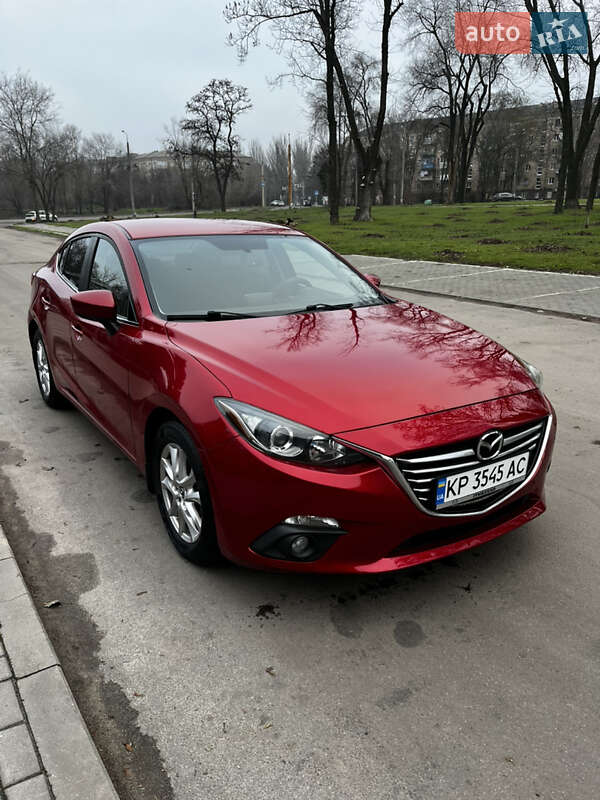 Седан Mazda 3 2015 в Запоріжжі