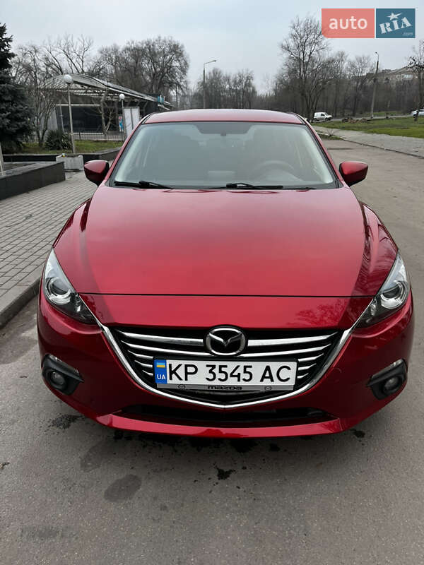 Седан Mazda 3 2015 в Запоріжжі
