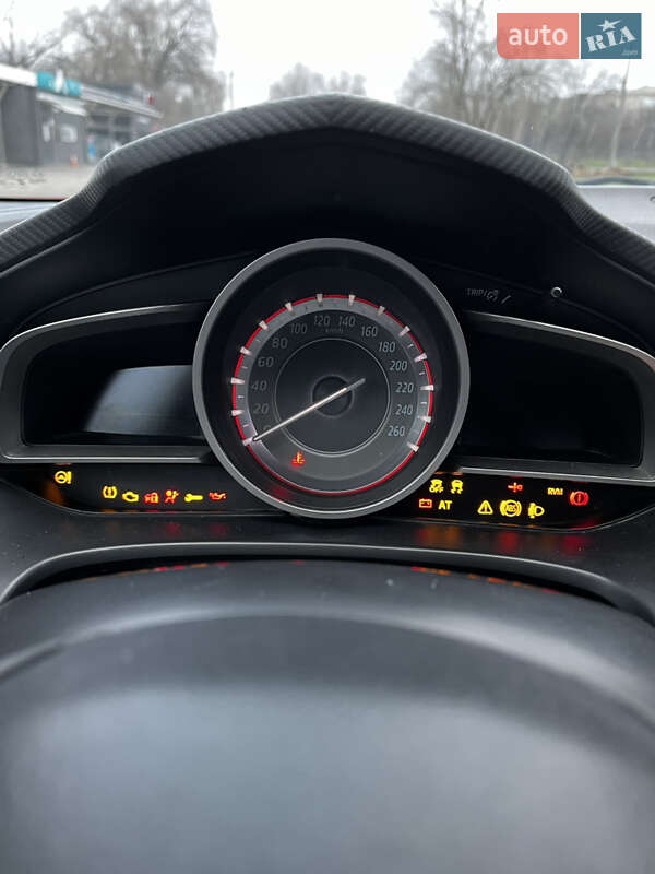 Седан Mazda 3 2015 в Запоріжжі