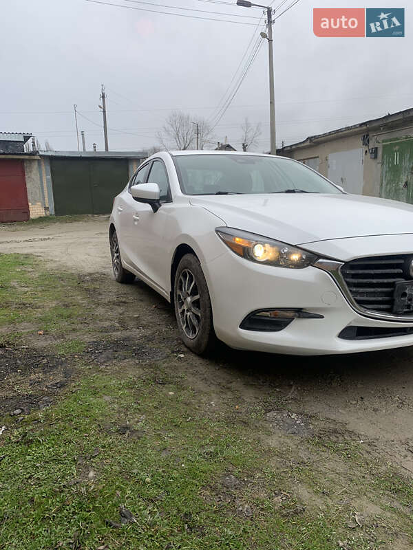 Седан Mazda 3 2018 в Каменец-Подольском