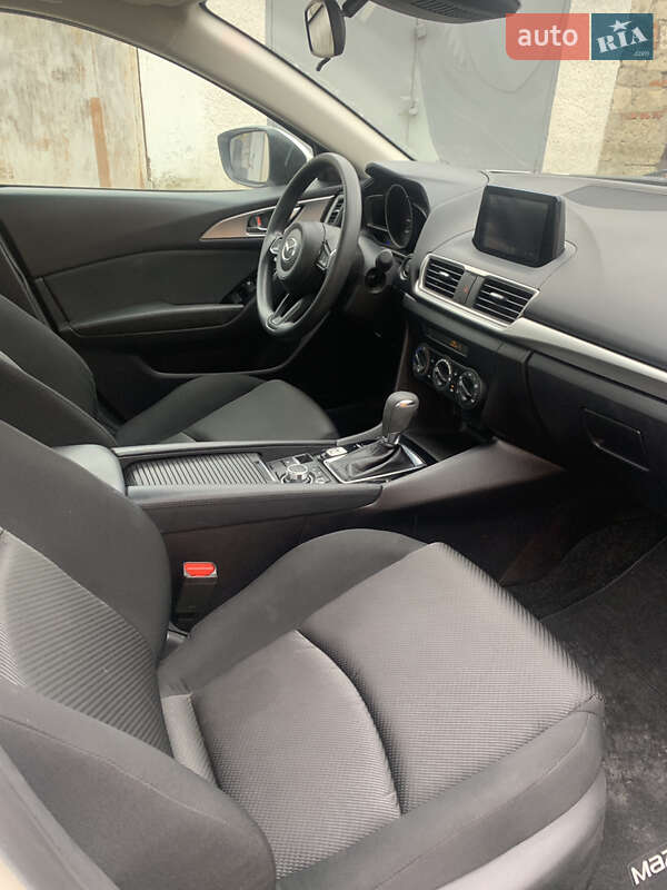 Седан Mazda 3 2018 в Каменец-Подольском