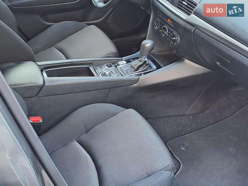 Седан Mazda 3 2018 в Одессе