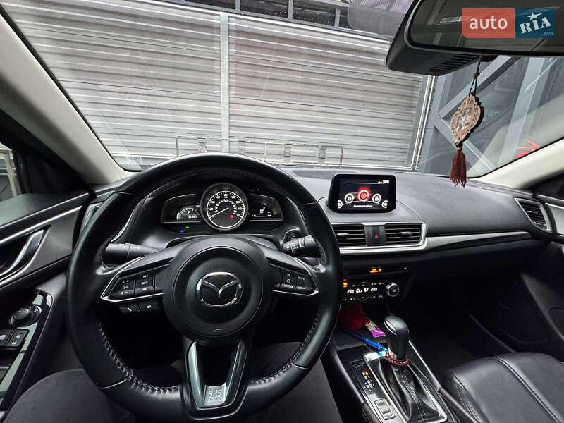 Седан Mazda 3 2018 в Одесі