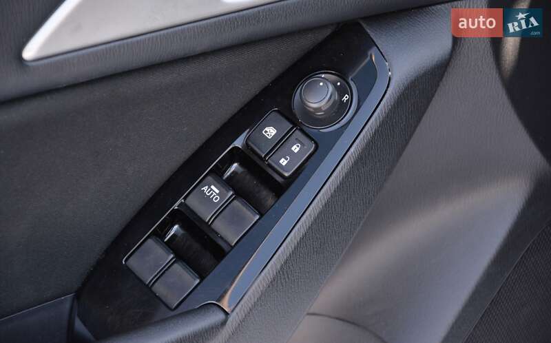 Седан Mazda 3 2017 в Киеве фото 14 Седан Mazda 3 2017 в Киеве