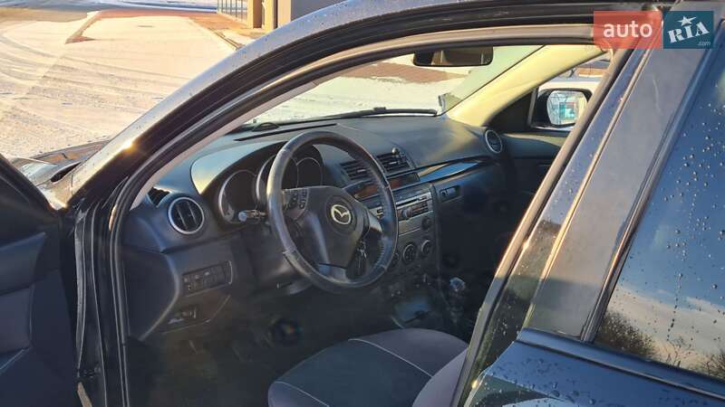 Седан Mazda 3 2008 в Ровно