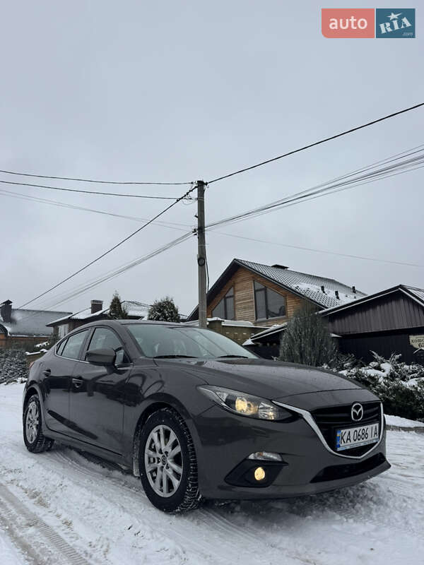 Седан Mazda 3 2015 в Софиевской Борщаговке
