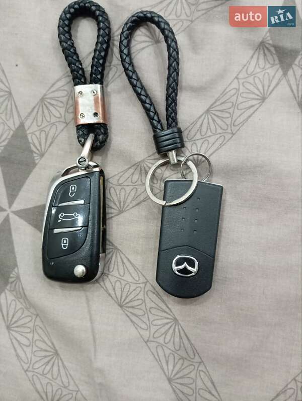 Седан Mazda 3 2005 в Днепре