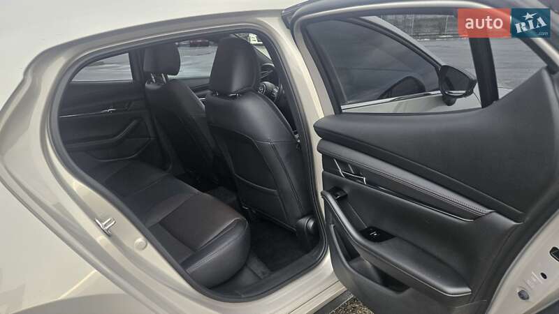 Хэтчбек Mazda 3 2023 в Днепре