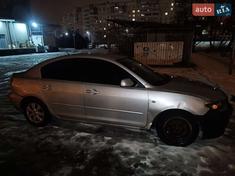 Седан Mazda 3 2004 в Харькове