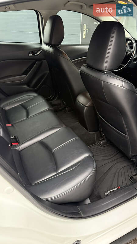 Хэтчбек Mazda 3 2018 в Киеве