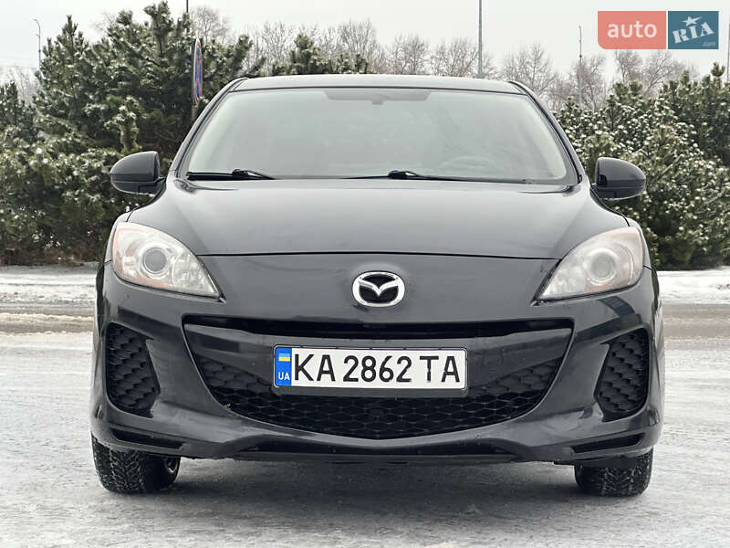 Седан Mazda 3 2012 в Киеве