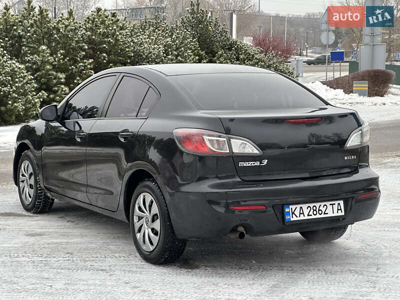 Седан Mazda 3 2012 в Киеве