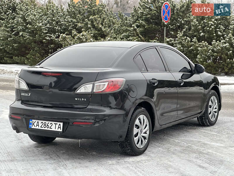 Седан Mazda 3 2012 в Киеве