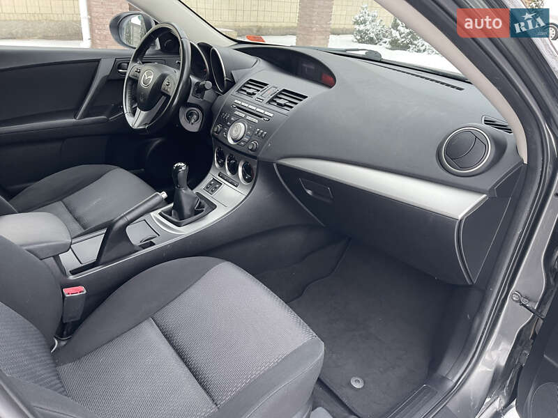 Хэтчбек Mazda 3 2009 в Гнивани