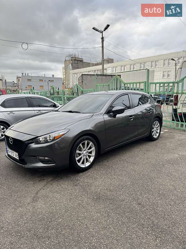 Хэтчбек Mazda 3 2018 в Запорожье