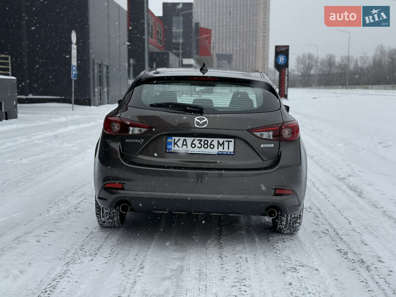 Хэтчбек Mazda 3 2017 в Киеве