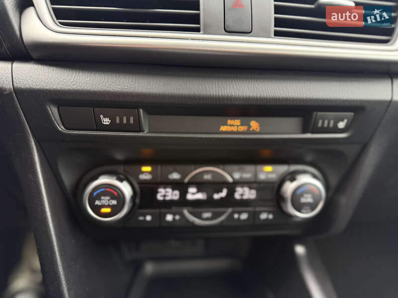 Хэтчбек Mazda 3 2017 в Киеве