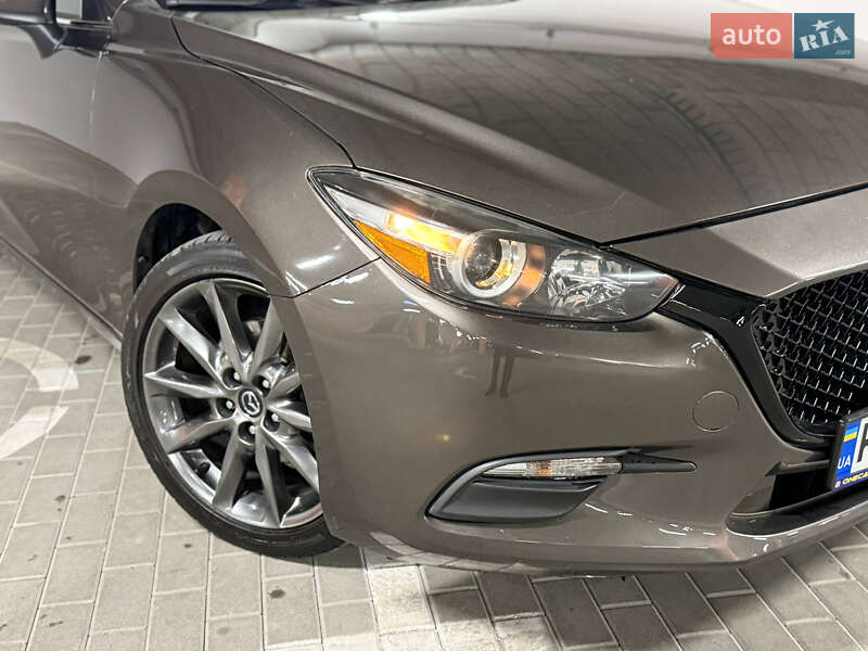 Хэтчбек Mazda 3 2017 в Киеве