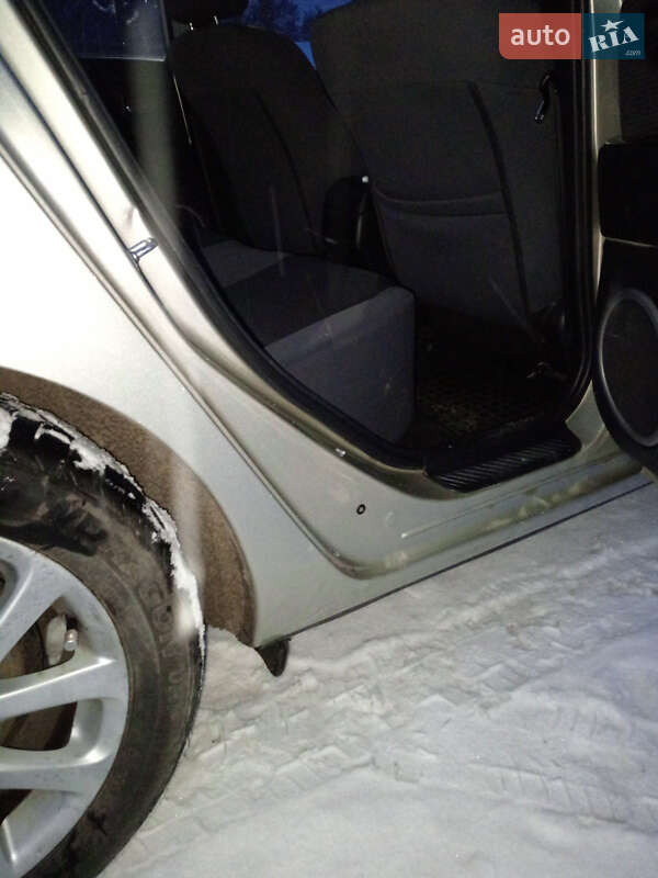 Хэтчбек Mazda 3 2008 в Житомире