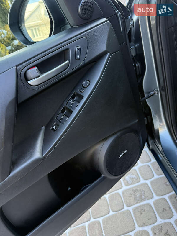 Седан Mazda 3 2011 в Косове