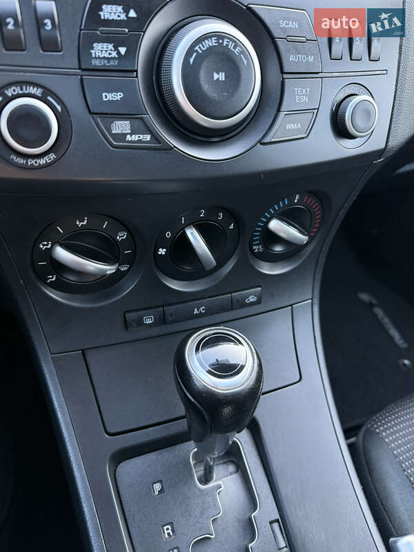 Седан Mazda 3 2011 в Косове