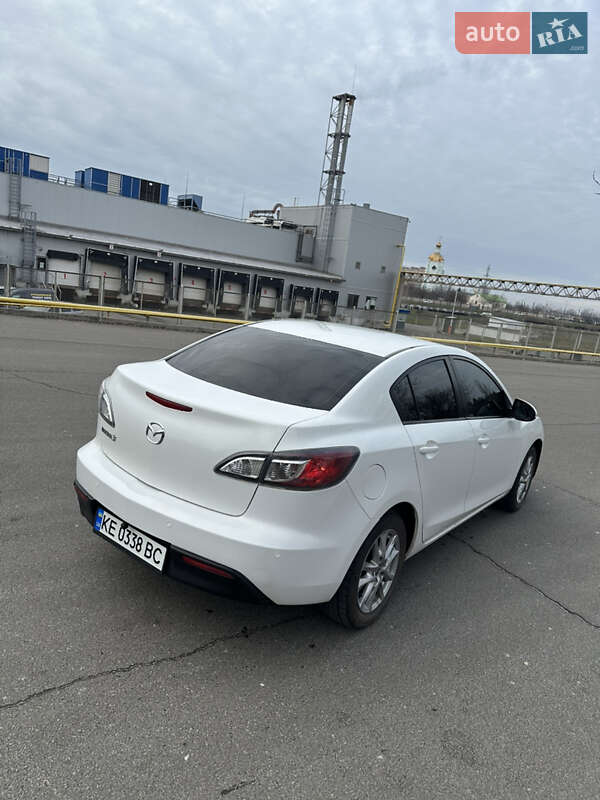 Седан Mazda 3 2010 в Кривом Роге