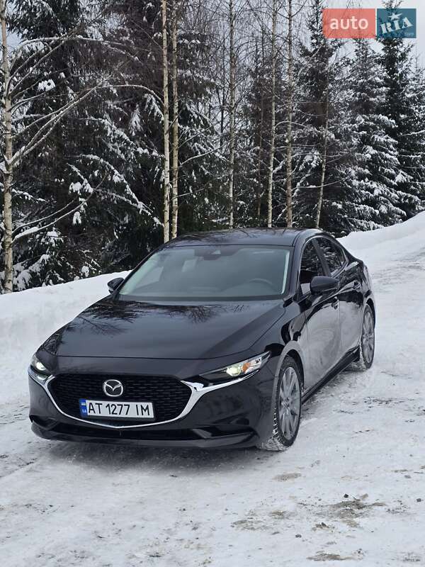 Седан Mazda 3 2019 в Коломые