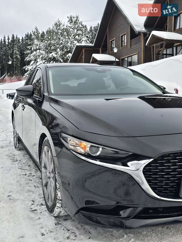 Седан Mazda 3 2019 в Коломые