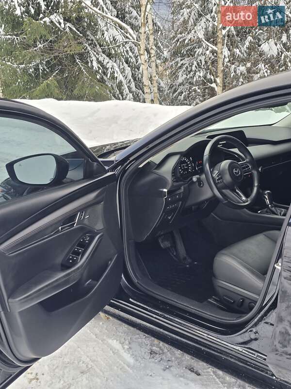Седан Mazda 3 2019 в Коломые