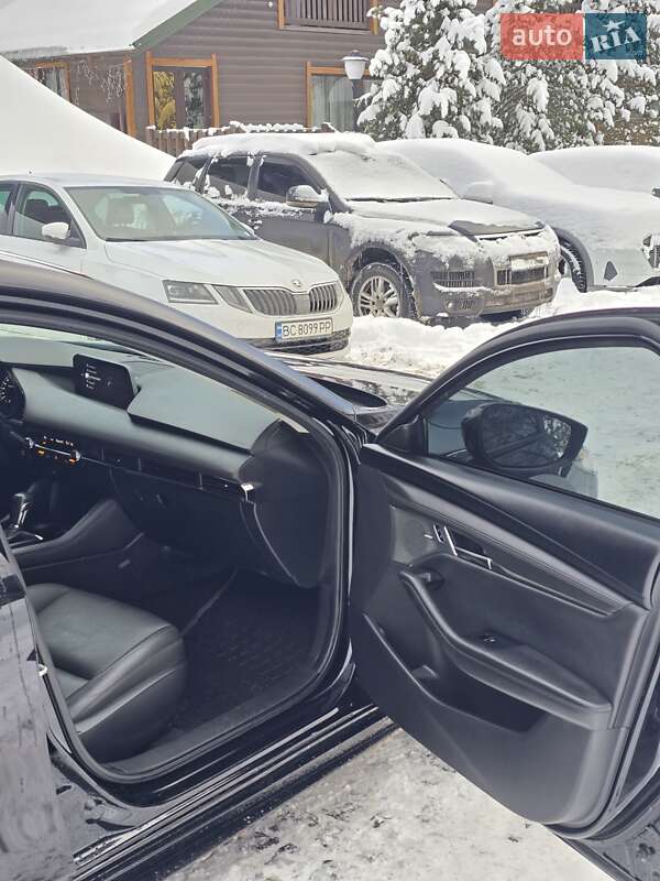 Седан Mazda 3 2019 в Коломые