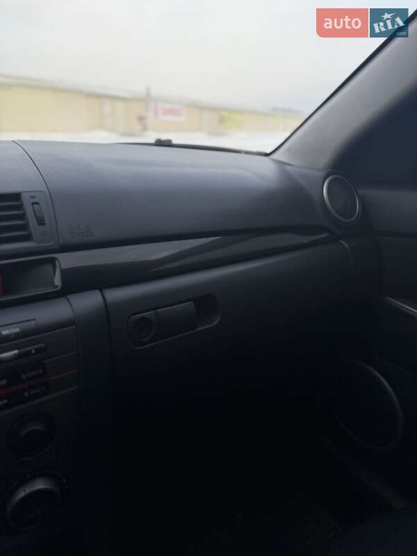 Седан Mazda 3 2007 в Чернівцях