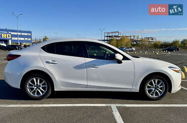 Седан Mazda 3 2017 в Киеве