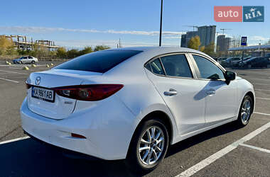 Седан Mazda 3 2017 в Киеве