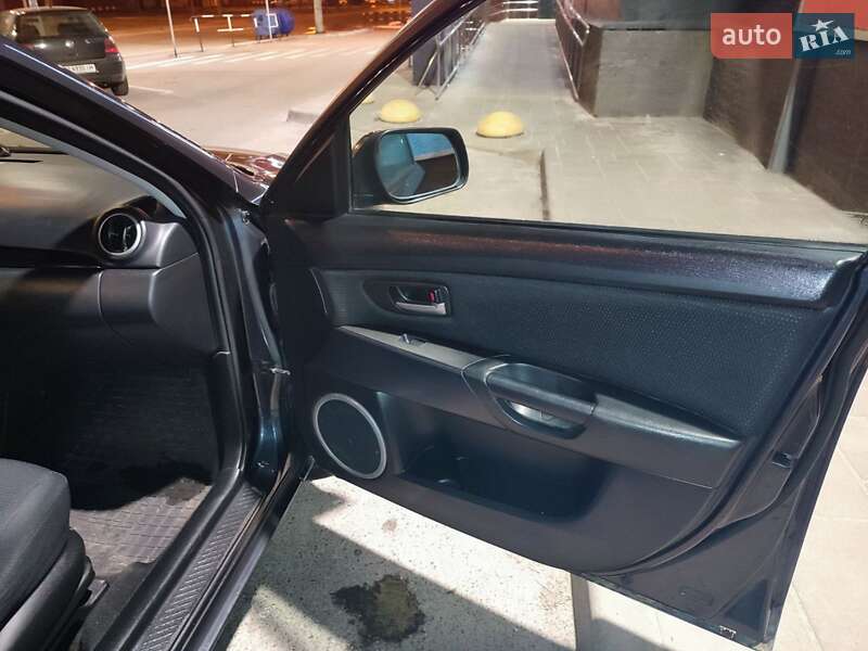 Седан Mazda 3 2006 в Полтаве