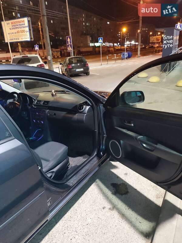 Седан Mazda 3 2006 в Полтаве