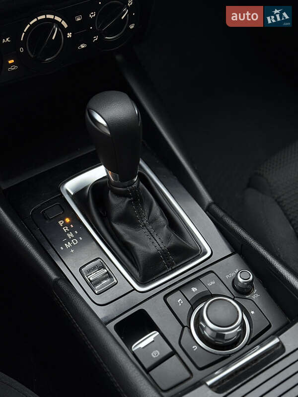 Седан Mazda 3 2018 в Івано-Франківську