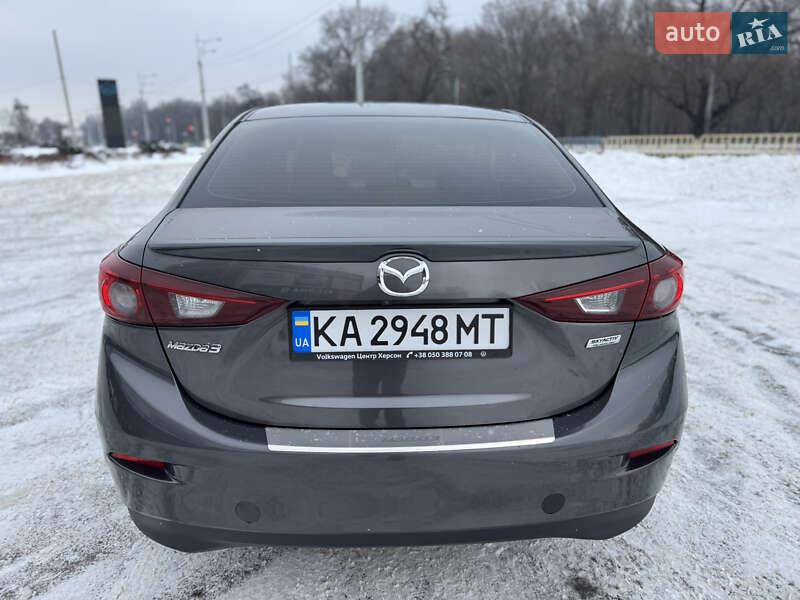 Седан Mazda 3 2018 в Днепре