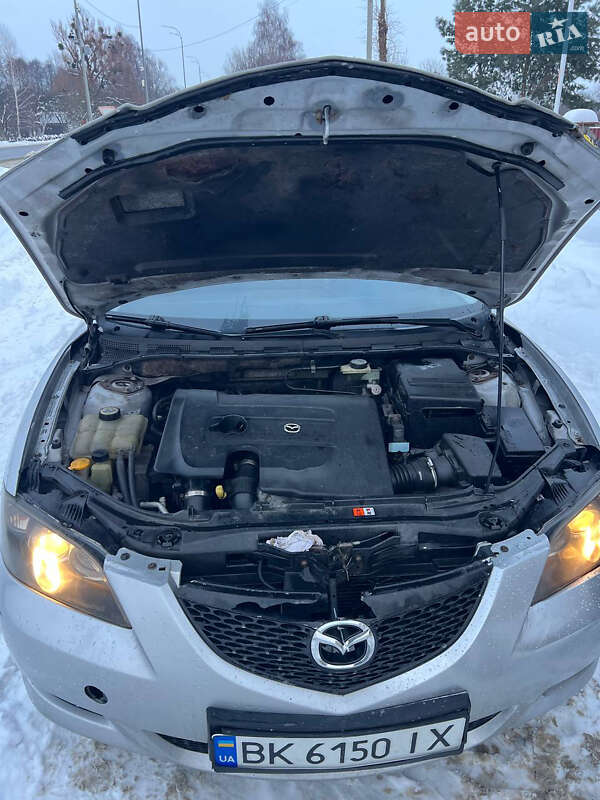 Седан Mazda 3 2004 в Дубно