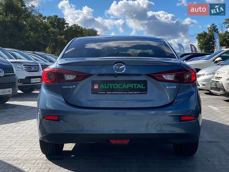 Седан Mazda 3 2014 в Киеве