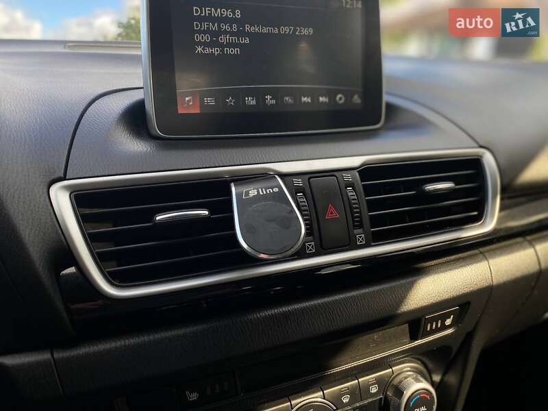 Седан Mazda 3 2014 в Киеве