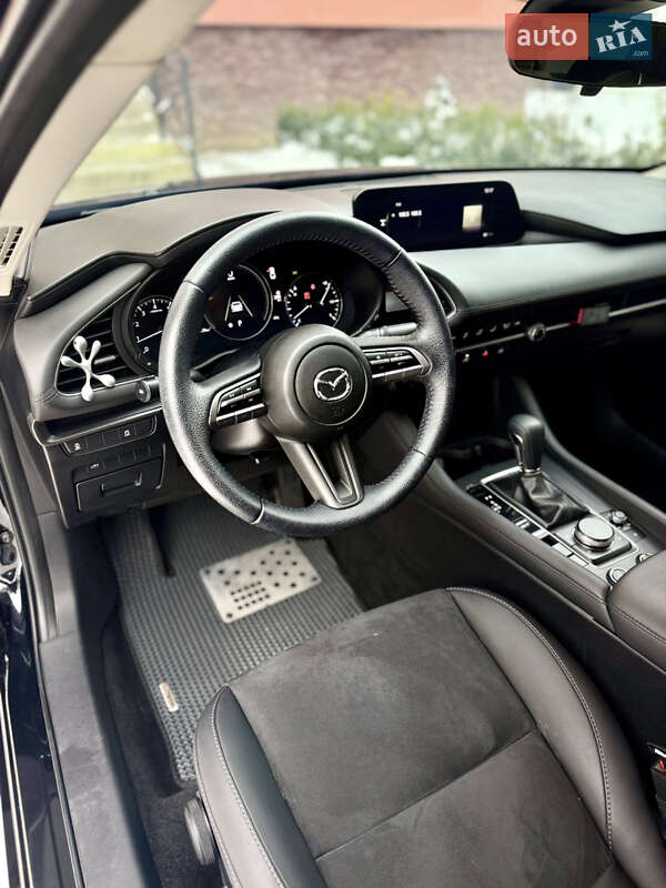 Седан Mazda 3 2020 в Черновцах