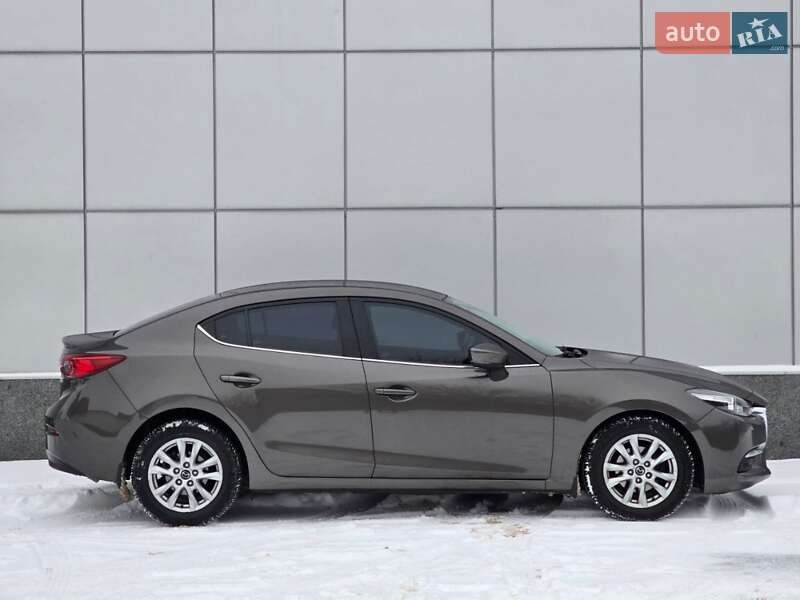 Седан Mazda 3 2017 в Харкові