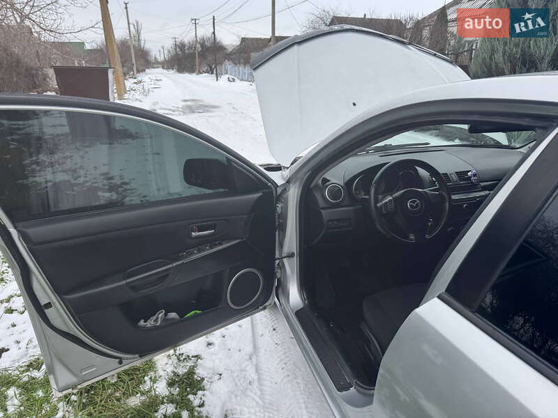 Седан Mazda 3 2006 в Запорожье