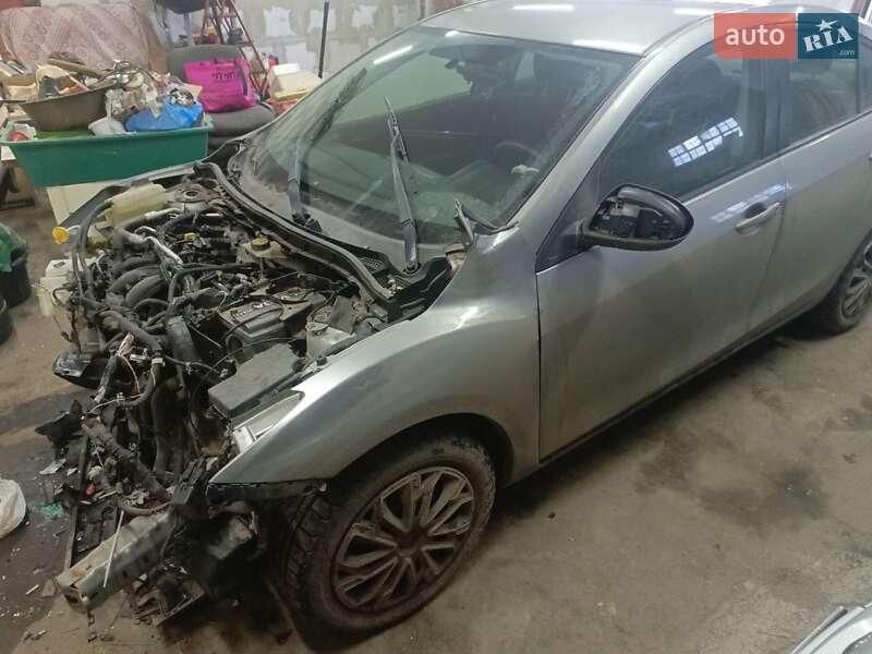 Седан Mazda 3 2013 в Одессе