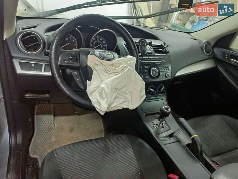 Седан Mazda 3 2013 в Одессе