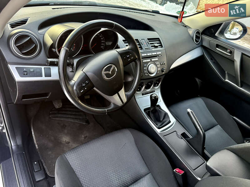 Хэтчбек Mazda 3 2010 в Ровно