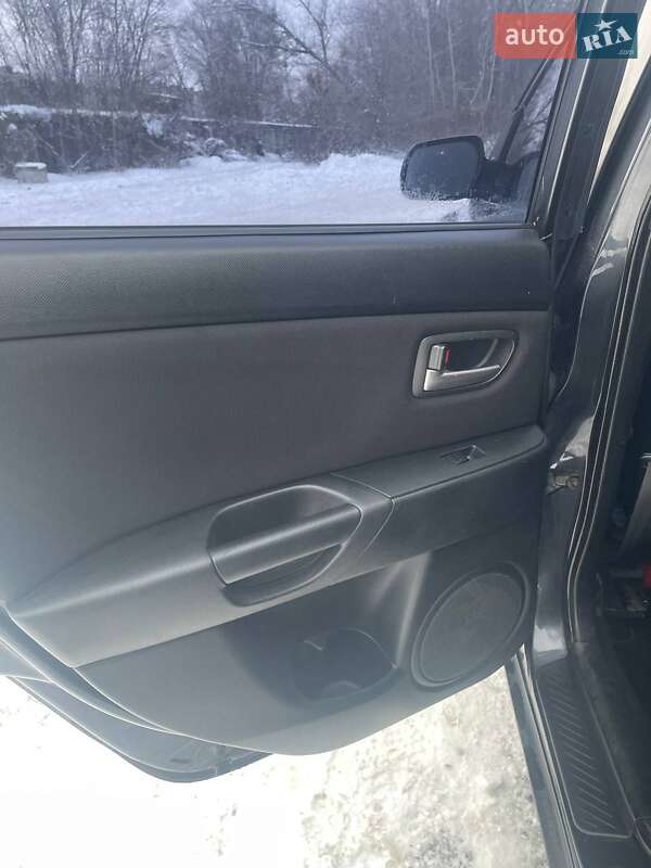 Хэтчбек Mazda 3 2006 в Днепре