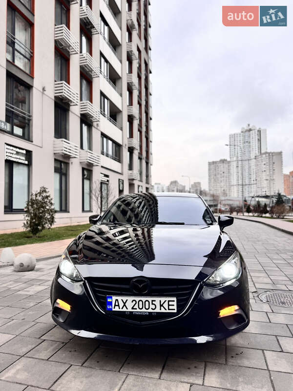 Хэтчбек Mazda 3 2015 в Черновцах
